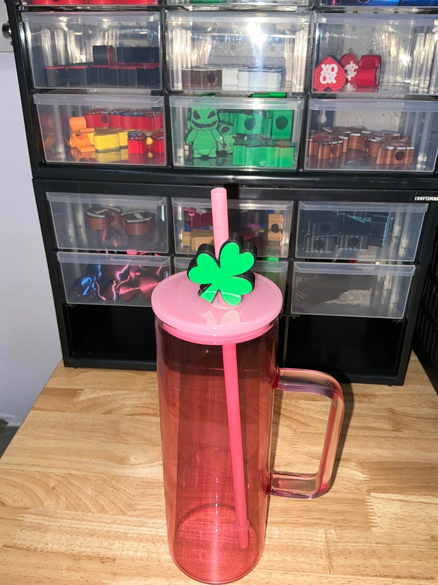 Four leaf clover, straw topper