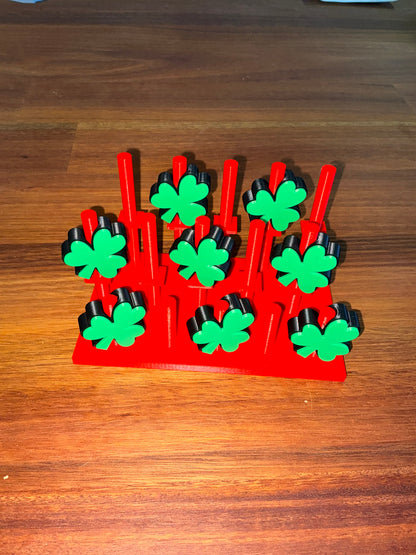 Four leaf clover, straw topper